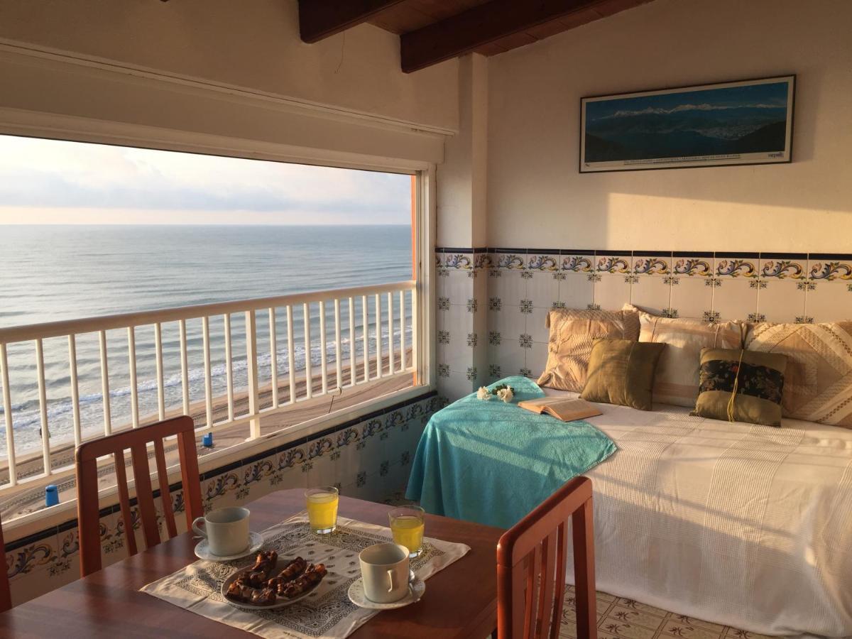 Beachfront And Bright Apartment Mareny Barraquetas Exterior foto